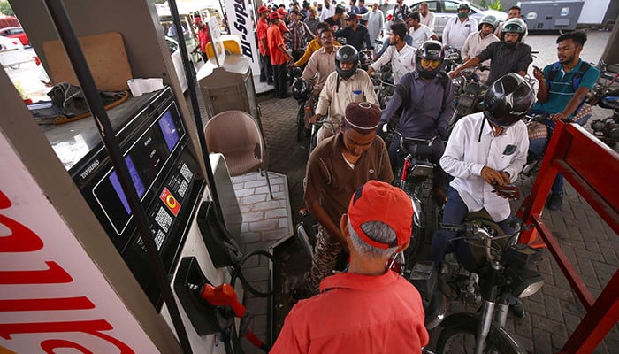 Pakistan hikes petrol price to ₹272 per litre, kerosene to ₹202.734 litre