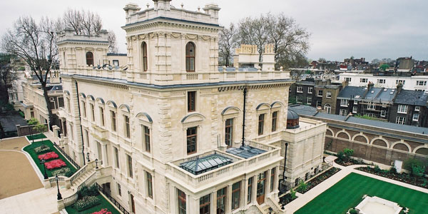 Indian billionaire Ravi Ruia buys Russian-linked London mansion for Rs 1200 crore